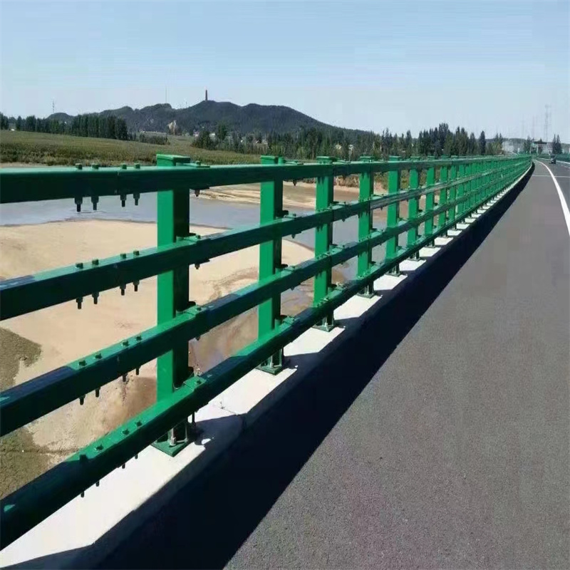 橋粱護欄